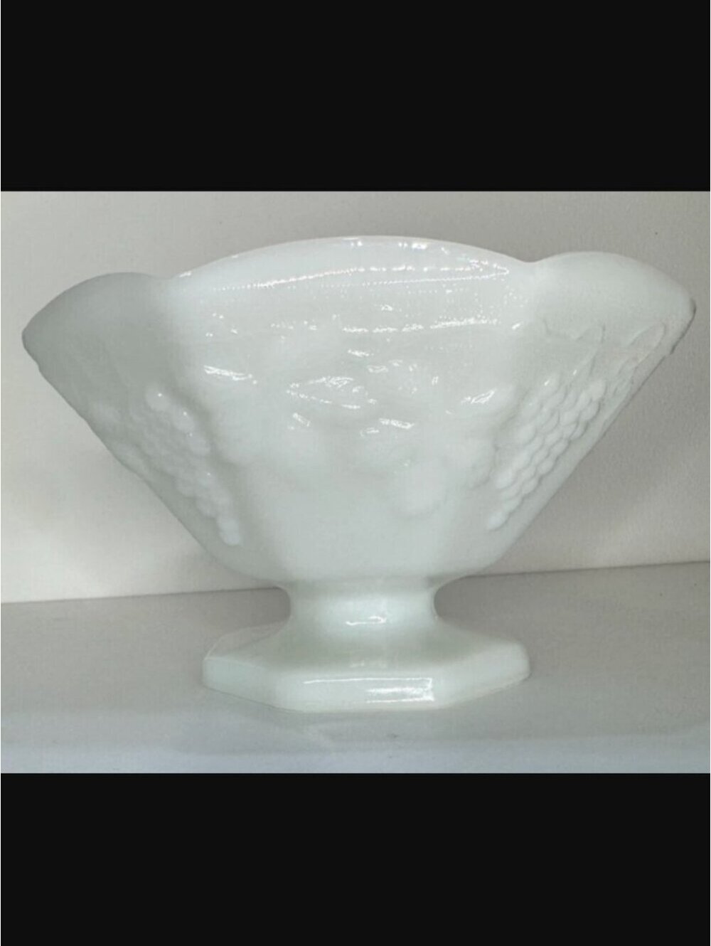 Vintage Anchor Hocking Harvest Grape White Milk Glass Footed Pedestal Bowl